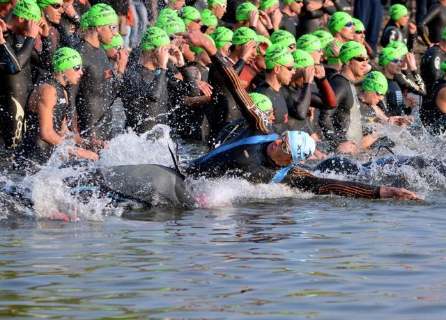 conrad-stoltz-caveman-xterra-usa-champs-2012-blue-seventy-helix-start